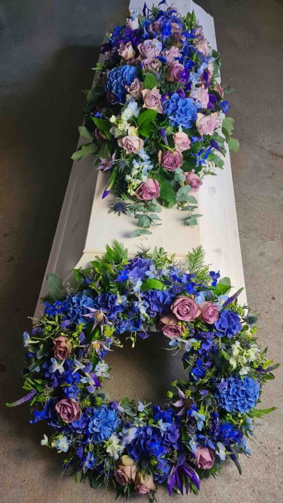 Blå begravningsblommor